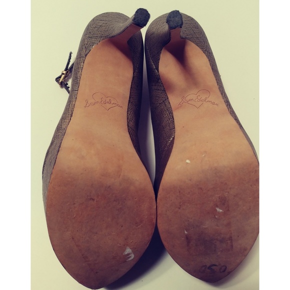 Sam Edelman Gold T Strap Platform Heel - Picture 6 of 8